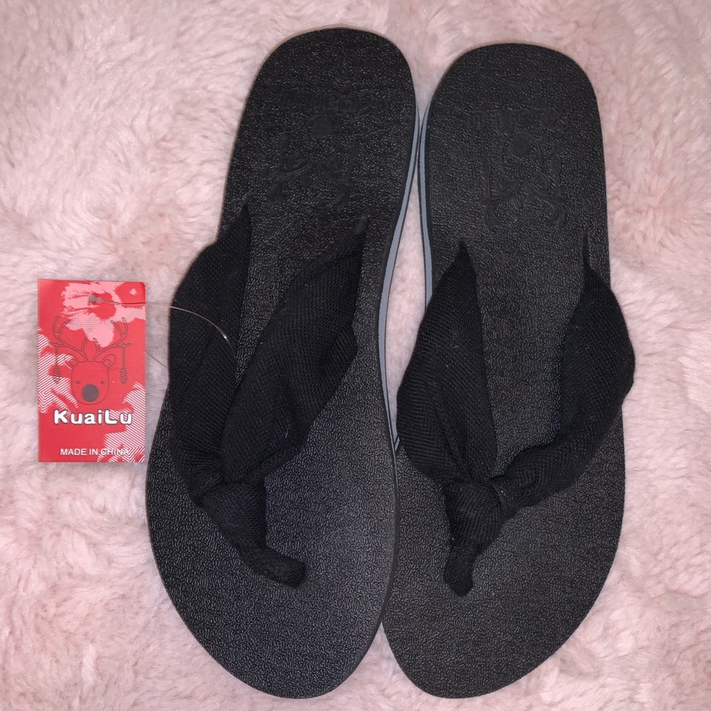 Ladies Black Flip Flops 🩴